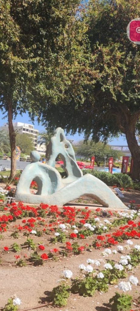 הפסלים הסביבתיים שלווה ואחדות במרחב הפתוח